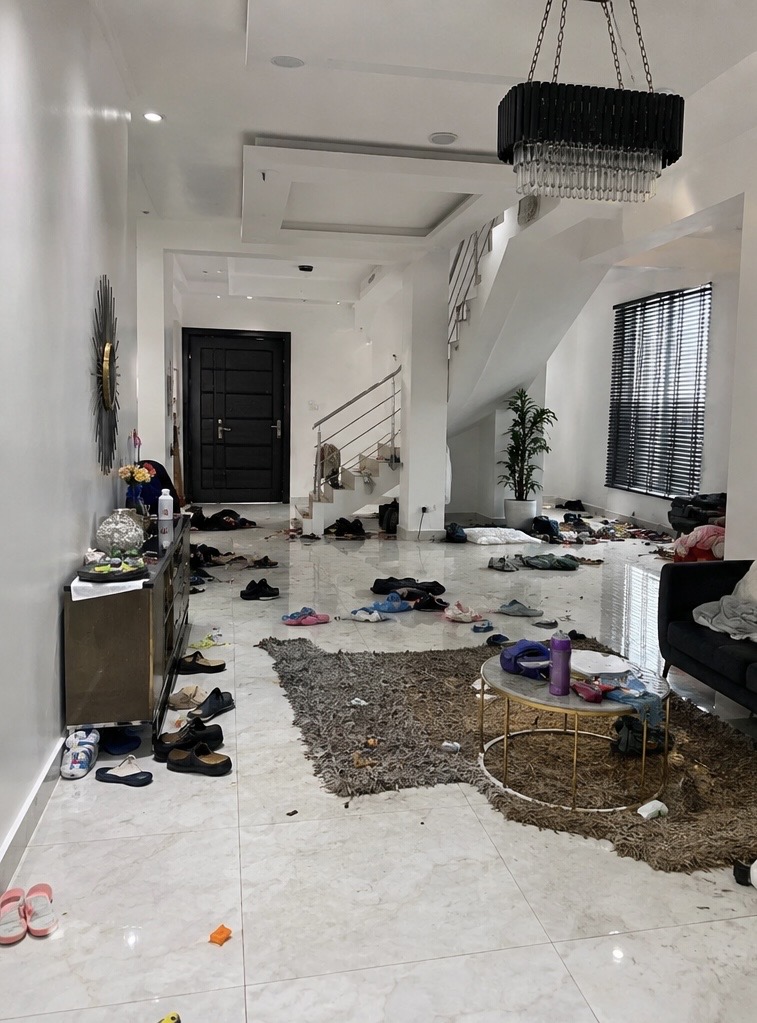 Living room before cleaning